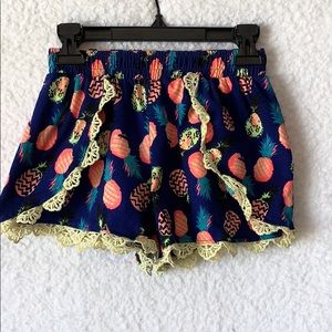 Girls size 10/12 shorts.